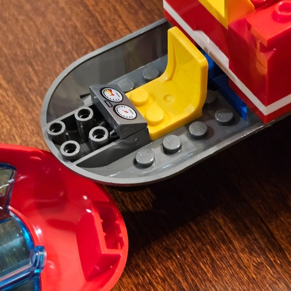 LEGO City: Fire Response Unit 60108 with Instruction Booklets missing 3 pieces - Picture 4 of 15